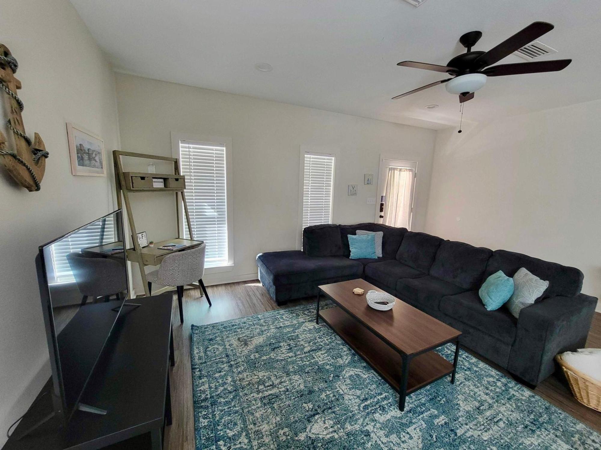 Beach Flow Bungalow-Mins To Downtown-Dining-Base Pensacola Exterior photo
