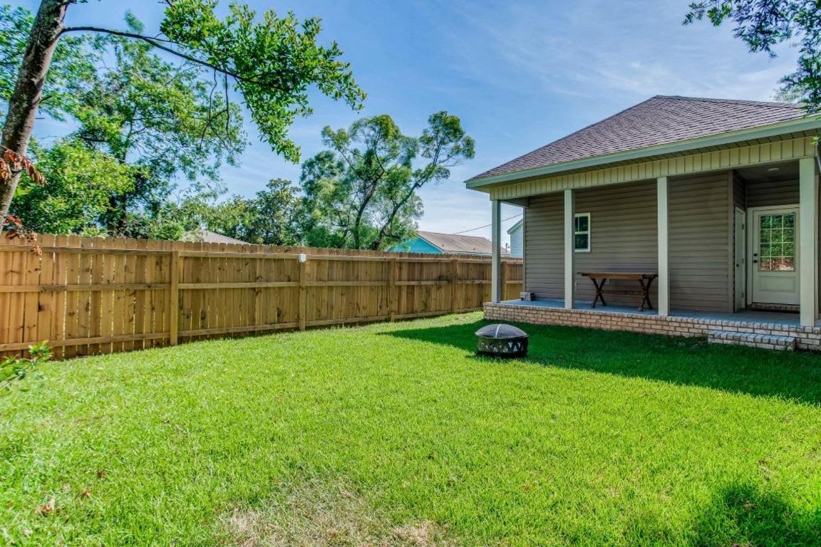 Beach Flow Bungalow-Mins To Downtown-Dining-Base Pensacola Exterior photo