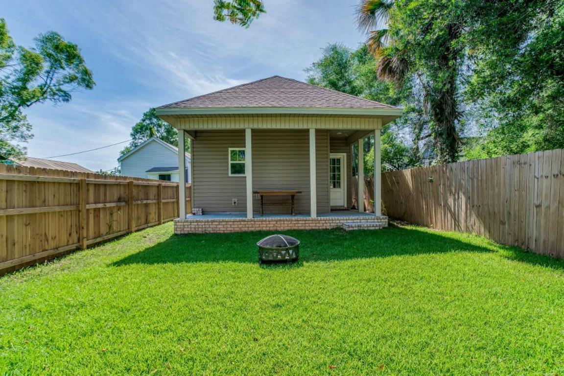 Beach Flow Bungalow-Mins To Downtown-Dining-Base Pensacola Exterior photo