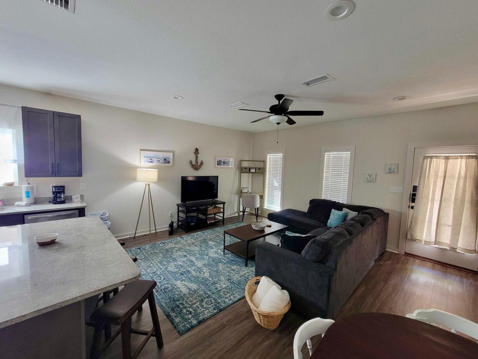 Beach Flow Bungalow-Mins To Downtown-Dining-Base Pensacola Exterior photo