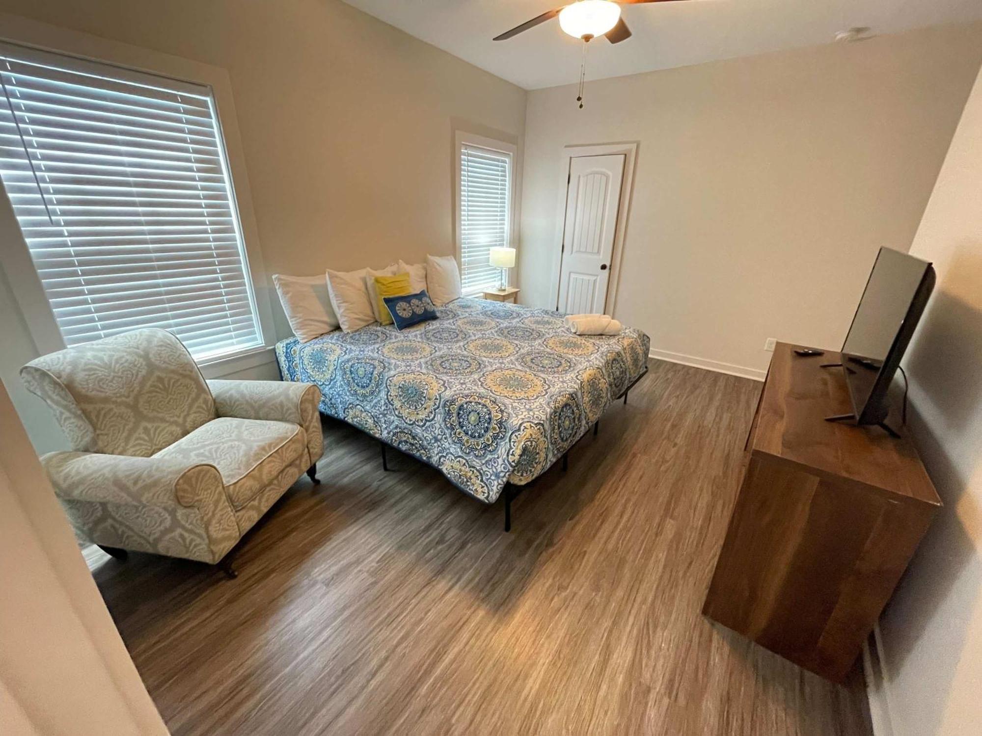 Beach Flow Bungalow-Mins To Downtown-Dining-Base Pensacola Exterior photo
