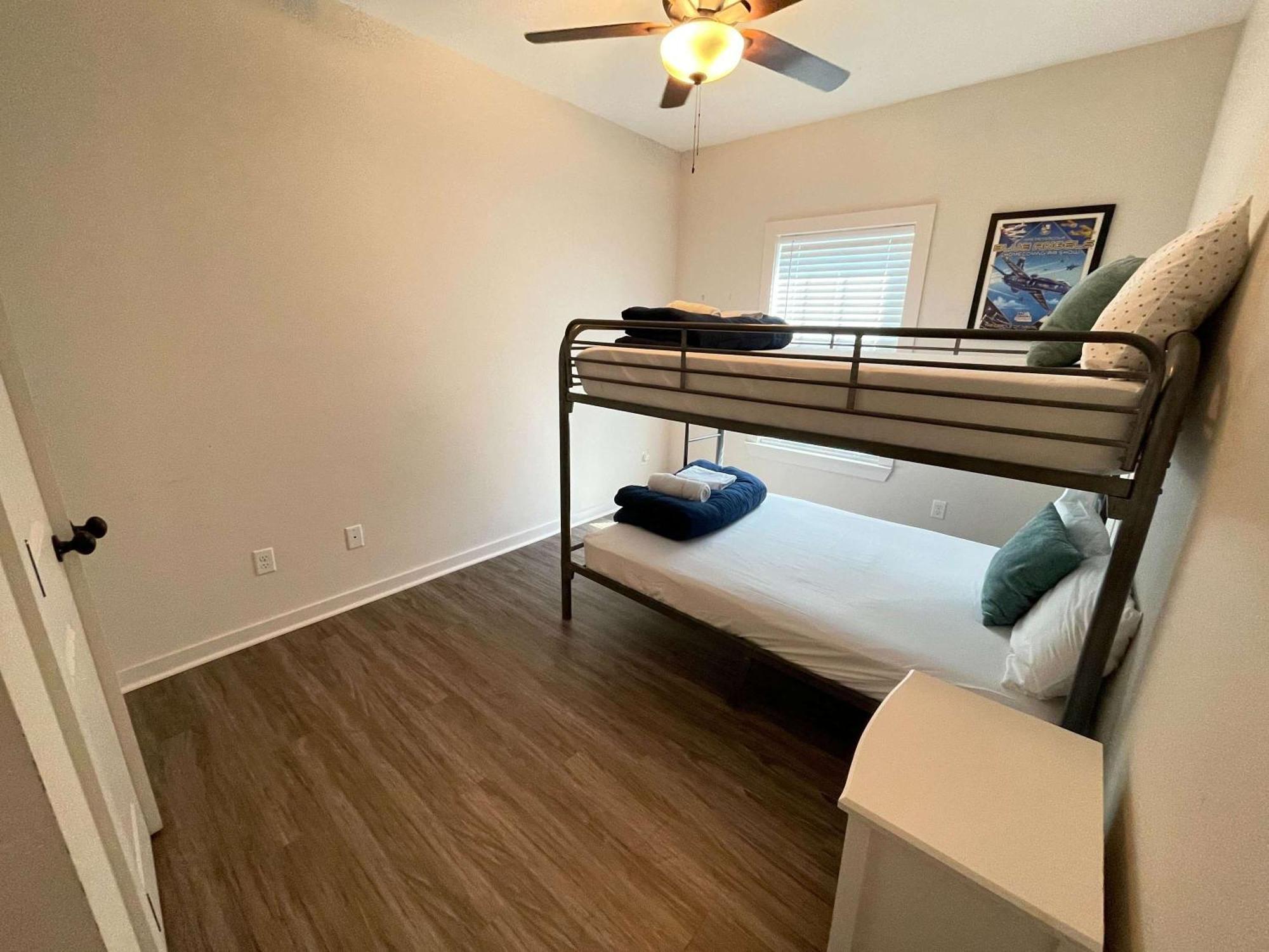 Beach Flow Bungalow-Mins To Downtown-Dining-Base Pensacola Exterior photo